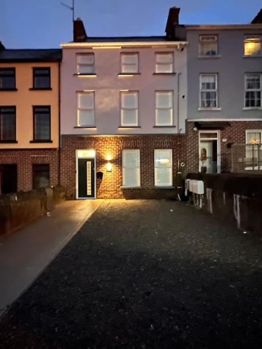 Westland - Stylish, Modern, Elegant, Apartment Londonderry