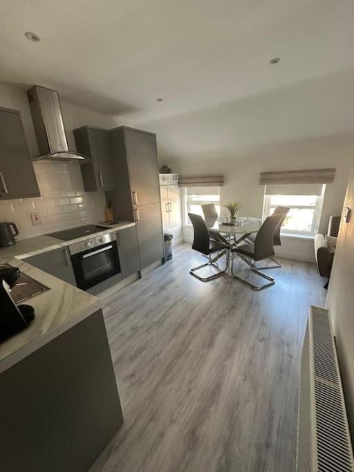 Westland - Stylish, Modern, Elegant, *