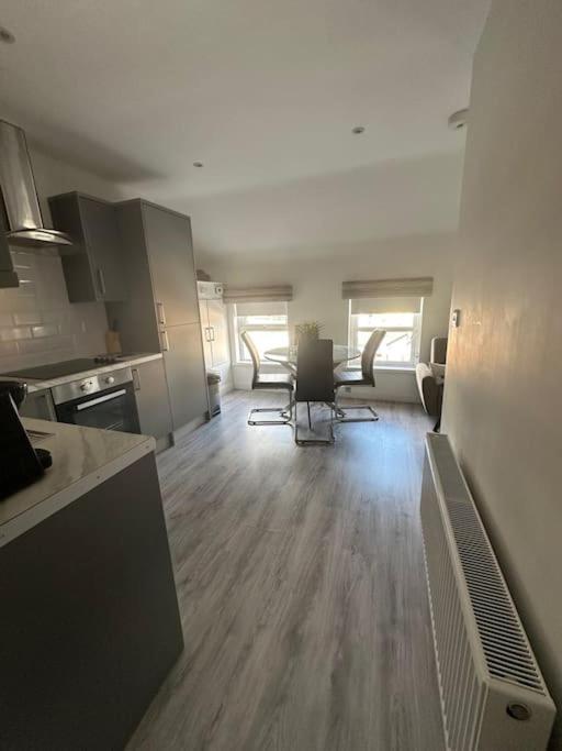 Westland - Stylish, Modern, Elegant, Apartment