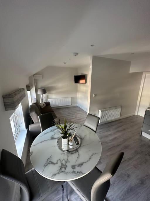 Westland - Stylish, Modern, Elegant, Apartment Londonderry