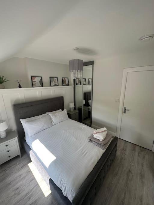 Westland - Stylish, Modern, Elegant, Apartment *